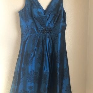Jessica Howard cocktail dress. Size 12. Blue with black lace. Knee length.